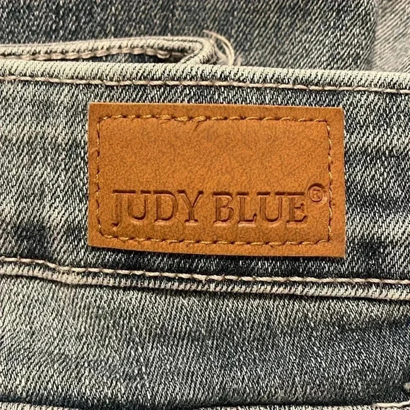 Judy Blue Relaxed Fit Distressed Jeans Mid Rise Med Blue Wash Denim Women Sz 28 - Picture 7 of 10